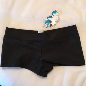 Iheartraves booty shorts